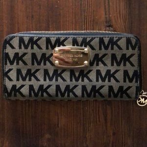 Michael Kors wallet